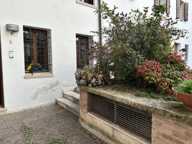 Locale Commerciale in affitto a Vicenza, Veneto