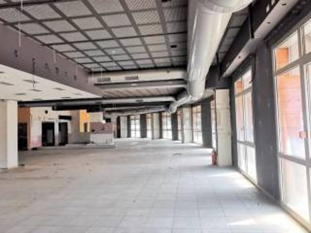 Locale Commerciale in affitto a Vicenza, Veneto