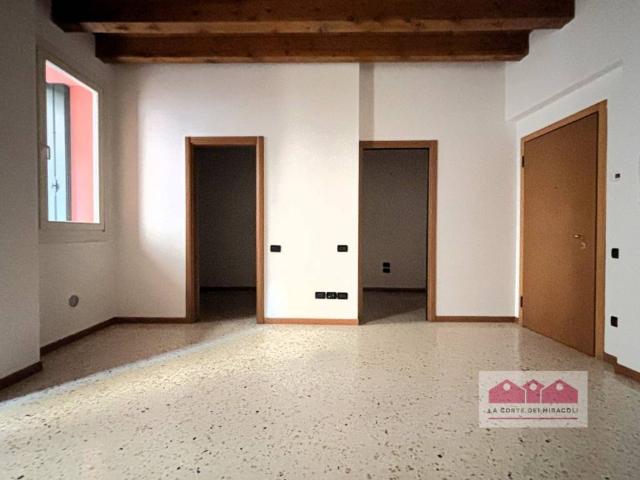 Locale Commerciale in affitto a Vicenza, Veneto