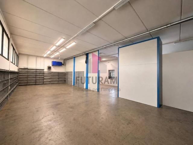 Locale Commerciale in affitto a Saviabona, Vicenza
