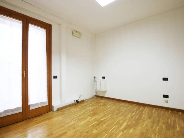 Locale Commerciale in affitto a Vicenza, Veneto