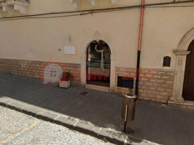 Locale Commerciale in affitto a Puglia, Foggia
