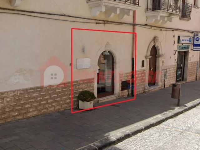 Locale Commerciale in affitto a Puglia, Foggia