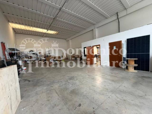 Locale Commerciale in affitto a La Noce, San Giovannialla Vena