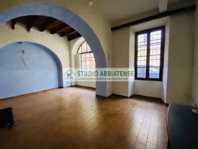Locale Commerciale in affitto a Vigevano, Lombardia