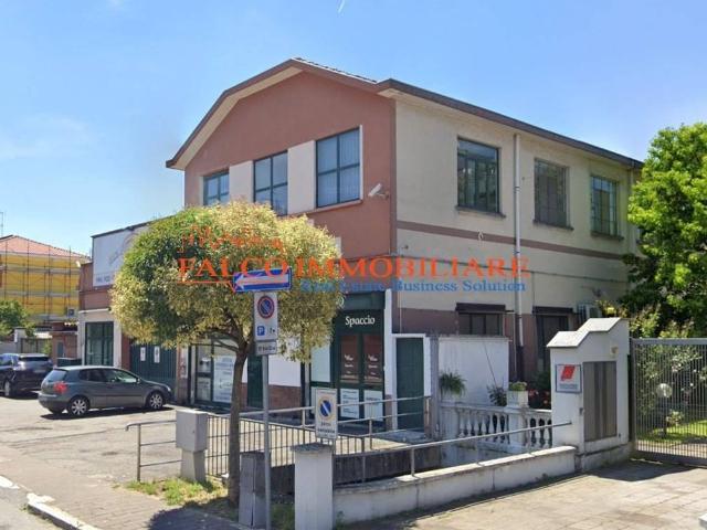 Locale Commerciale in affitto a Vigevano, Lombardia