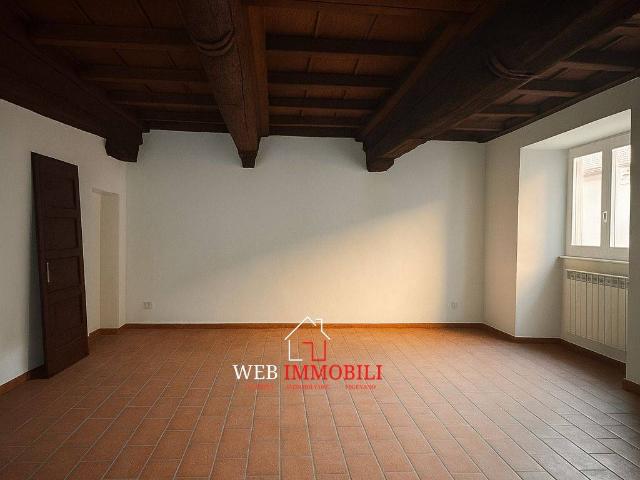 Locale Commerciale in affitto a Vigevano, Lombardia