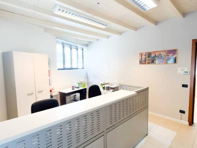 Locale Commerciale in affitto a Vigevano, Lombardia