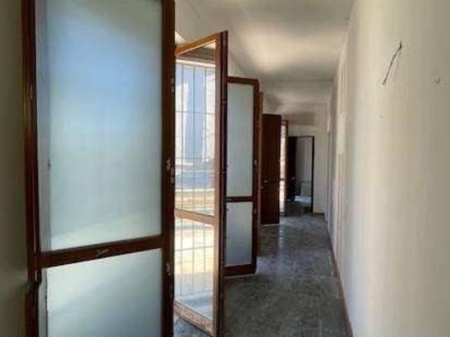 Locale Commerciale in affitto a Vigevano, Lombardia
