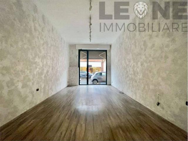 Locale Commerciale in affitto a Unione di comuni Terre di Castelli, Vignola