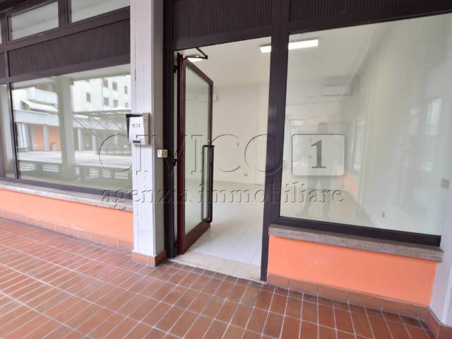 Locale Commerciale in affitto a Vigodarzere, Veneto