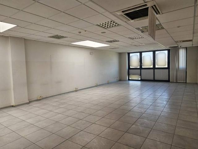 Locale Commerciale in affitto a Borgo Rurale Fratelli Grinzato, Vigonza