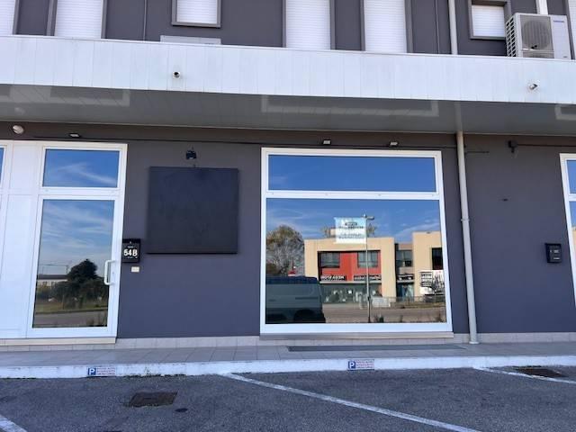 Locale Commerciale in affitto a Vigonza, Quartiere Pavan
