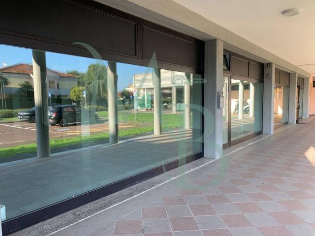 Locale Commerciale in affitto a Perarolo, Vigonza
