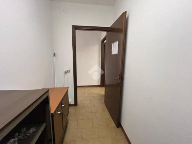 Locale Commerciale in affitto a Peraga, Vigonza