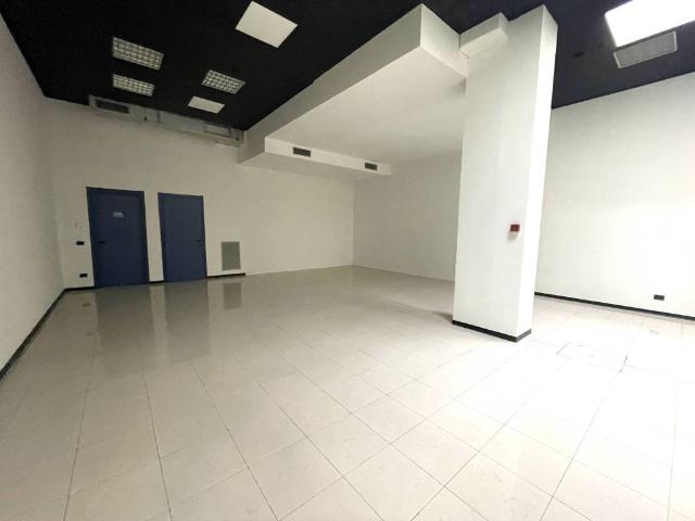 Locale Commerciale in affitto a Stra, Veneto