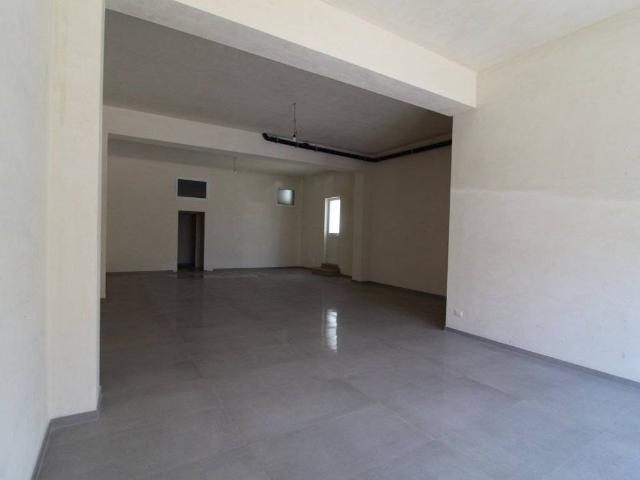 Locale Commerciale in affitto a Puglia, Brindisi