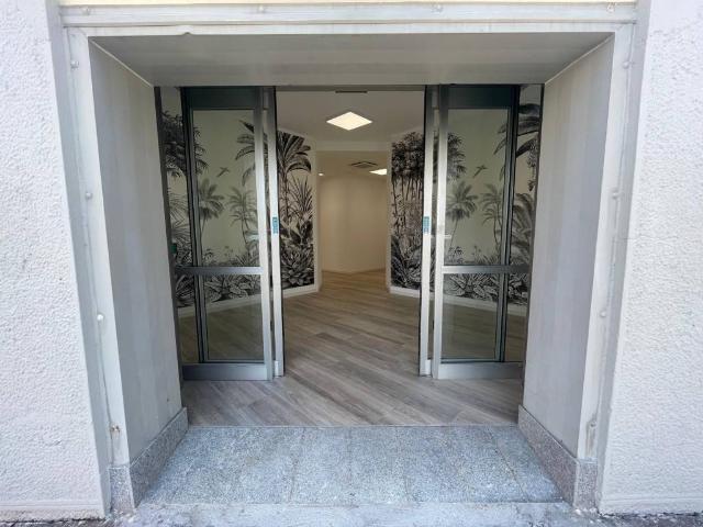 Locale Commerciale in affitto a Villa Cortese, Lombardia