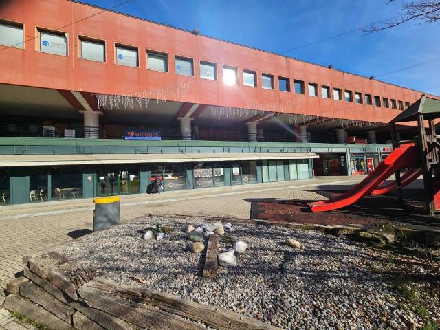 Locale Commerciale in affitto a Civello, Villa Guardia