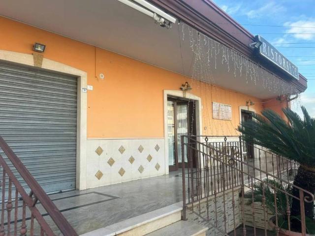 Locale Commerciale in affitto a Villa Literno, Campania