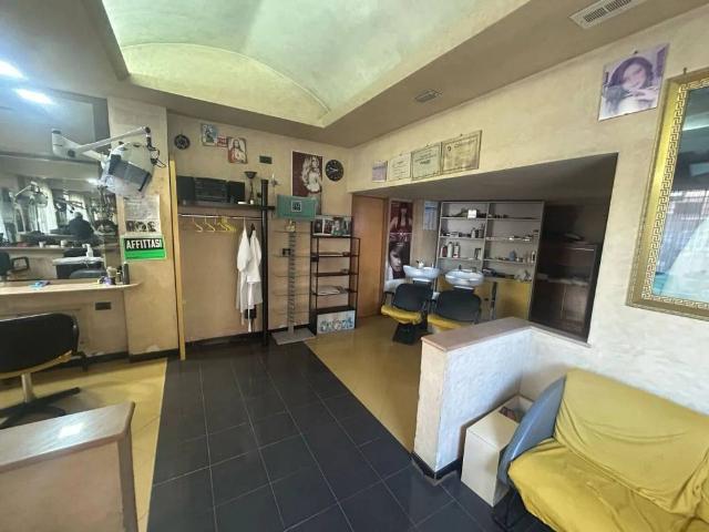 Locale Commerciale in affitto a Villa Literno, Campania