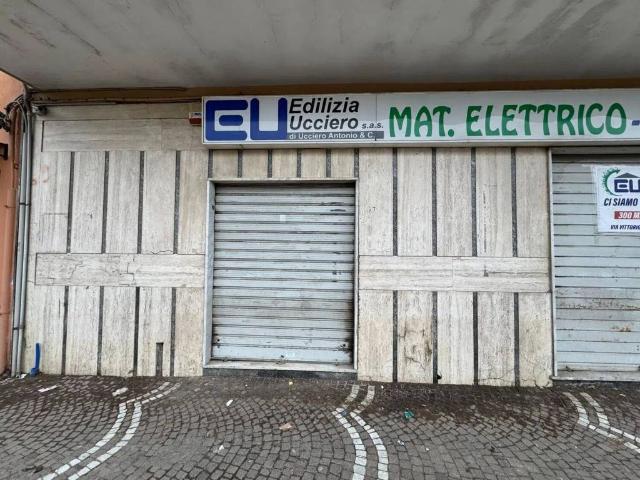 Locale Commerciale in affitto a Villa Literno, Campania