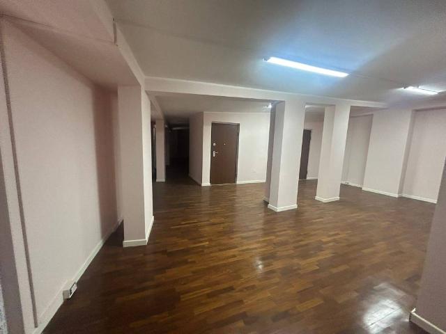 Locale Commerciale in affitto a Villa Literno, Campania
