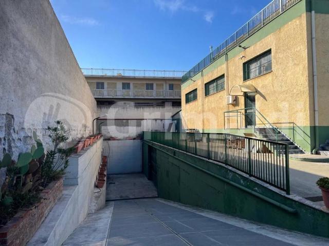 Locale Commerciale in affitto a Villabate, Sicilia