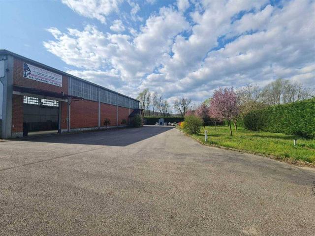Locale Commerciale in affitto a Piemonte, Asti
