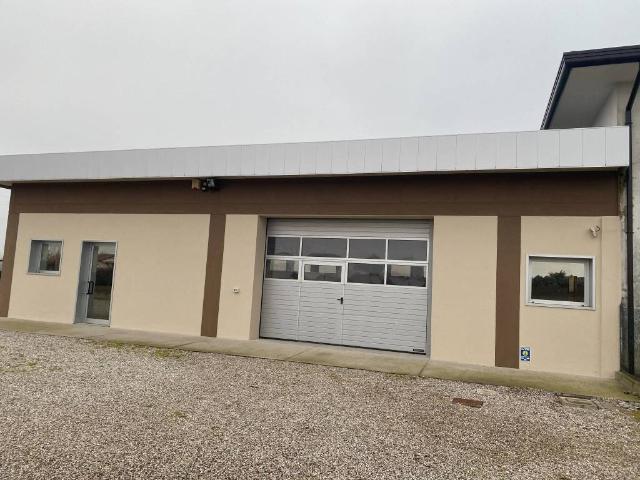 Locale Commerciale in affitto a Murelle, Veneto