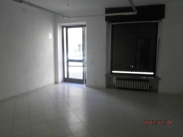 Locale Commerciale in affitto a Piemonte, Cuneo