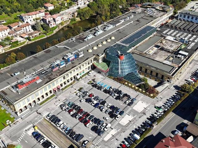 Locale Commerciale in affitto a Comunità montana della Valle Sabbia, Villanuova Sul Clisi
