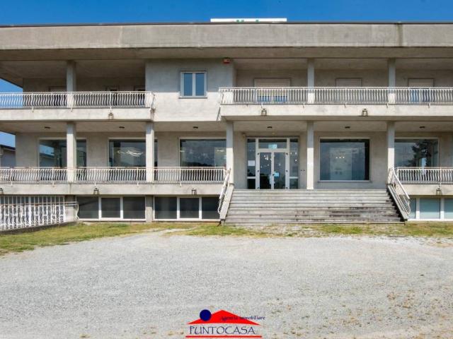 Locale Commerciale in affitto a Piemonte, Cuneo