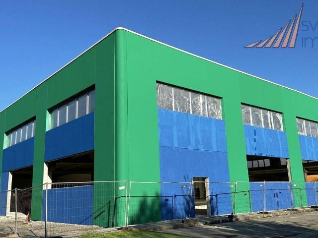 Locale Commerciale in affitto a Villasanta, San Fiorano