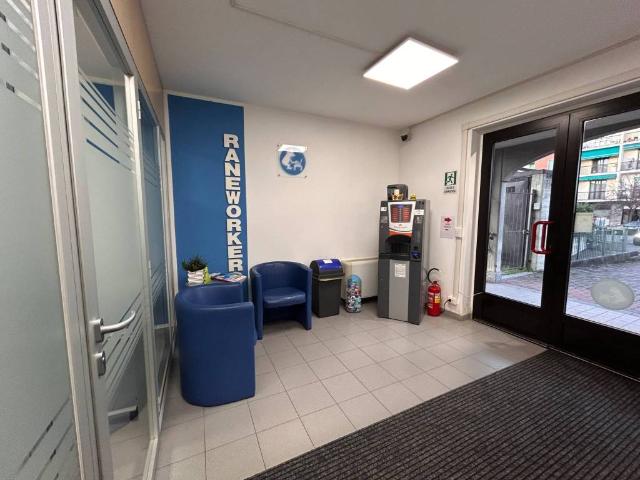 Locale Commerciale in affitto a Piemonte, Torino