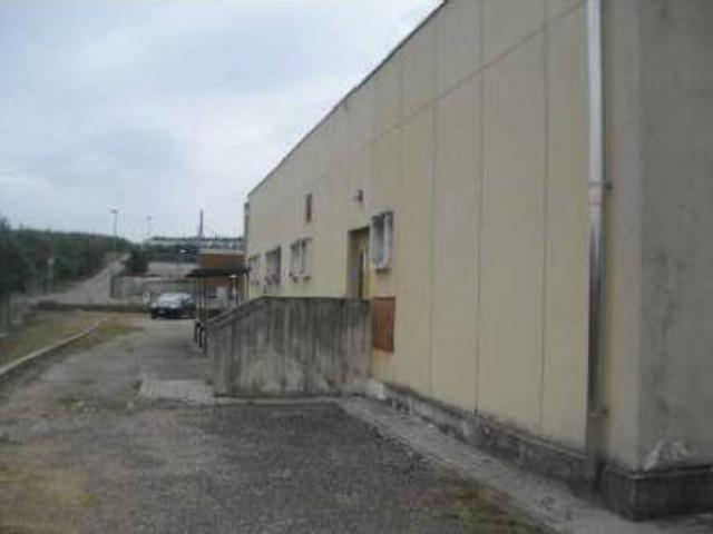 Locale Commerciale in affitto a Comunità della Val di Non, Tuenno