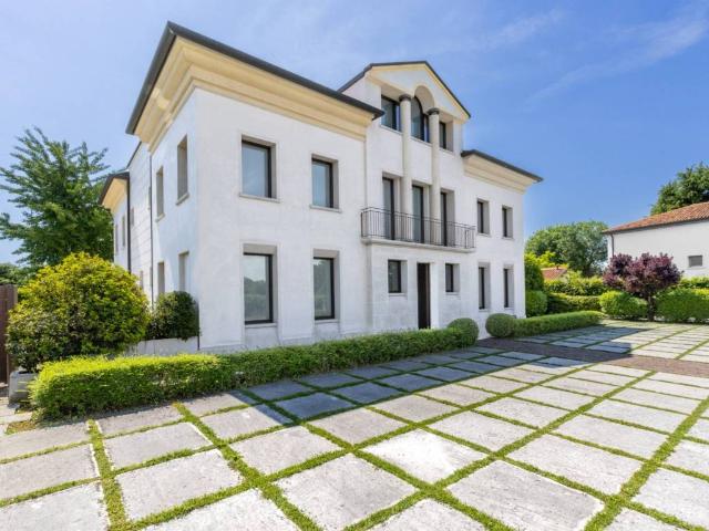 Locale Commerciale in affitto a Villorba, Lancenigo