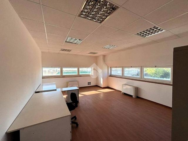 Locale Commerciale in affitto a Villorba