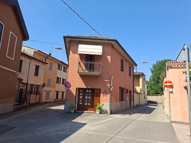 Locale Commerciale in affitto a Oreno, Vimercate