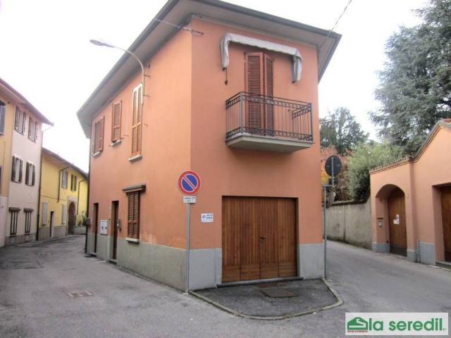 Locale Commerciale in affitto a Oreno, Vimercate