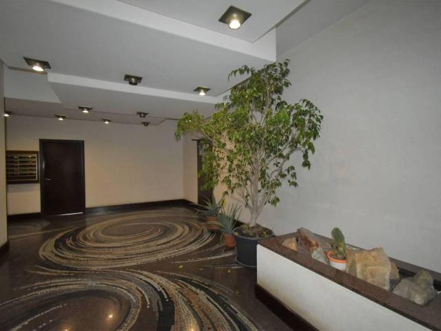 Locale Commerciale in affitto a San Maurizio, Vimercate