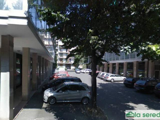 Locale Commerciale in affitto a San Maurizio, Vimercate