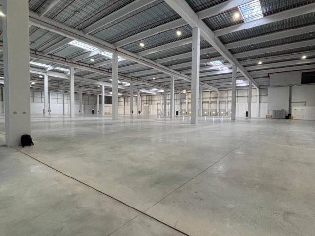 Locale Commerciale in affitto a Vimercate, Lombardia
