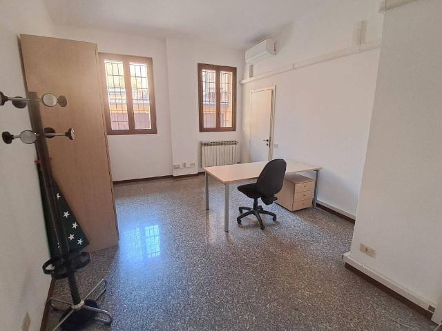 Locale Commerciale in affitto a Oldaniga, Vimercate