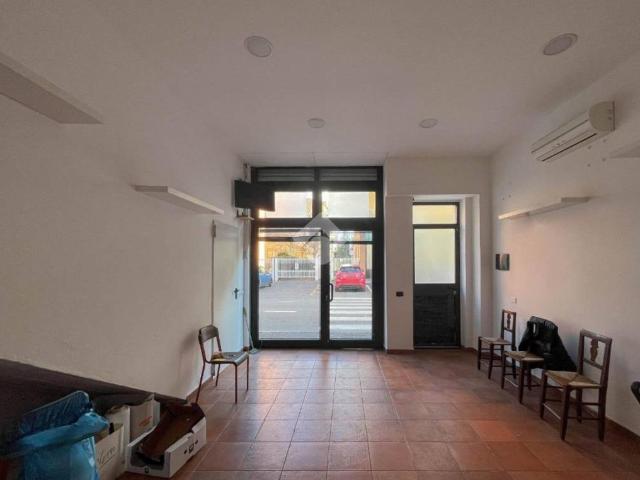 Locale Commerciale in affitto a San Maurizio, Vimercate
