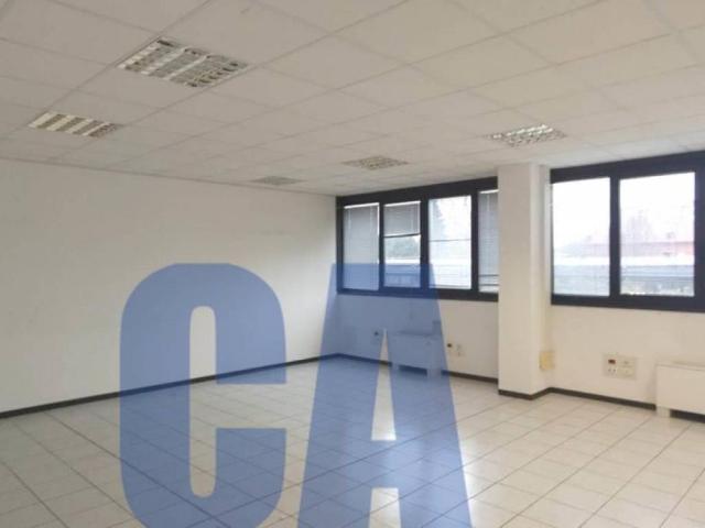Locale Commerciale in affitto a Vimodrone, Lombardia