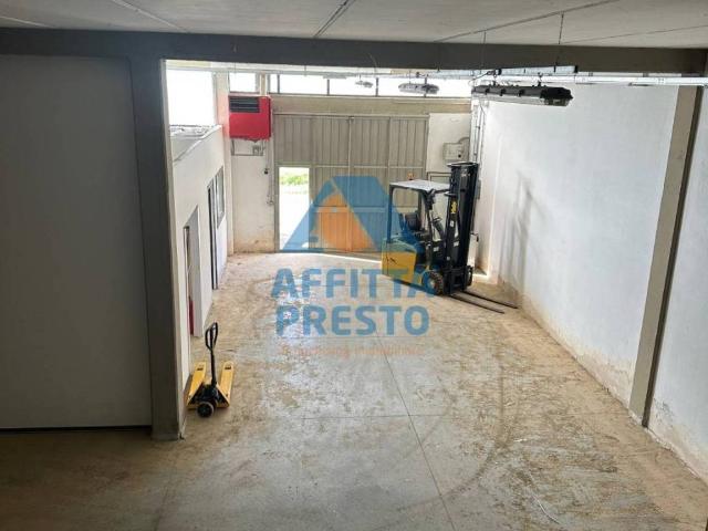 Locale Commerciale in affitto a Unione dei Comuni Circondario dell'Empolese Valdelsa, Vinci