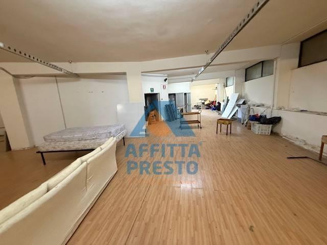 Locale Commerciale in affitto a Unione dei Comuni Circondario dell'Empolese Valdelsa, Vinci