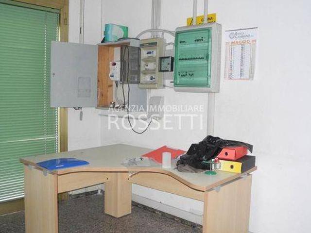 Locale Commerciale in affitto a Unione dei Comuni Circondario dell'Empolese Valdelsa, Vinci