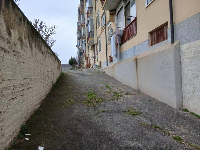 Locale Commerciale in affitto a Piemonte, Torino